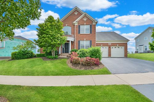 35 Open Pkwy N, Hawthorn Woods, IL, 60047-8435 | Card Image