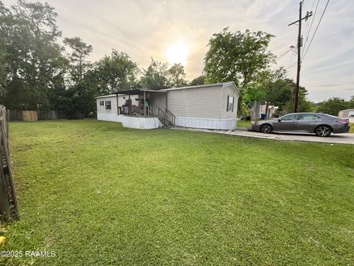 406 Darlene St, Patterson, LA, 70392-4036 | Card Image