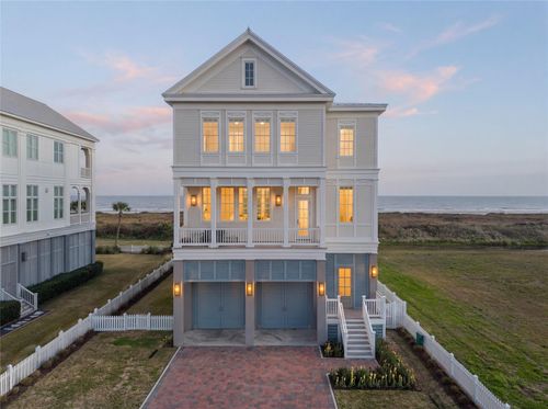 2409 E Seaside Dr, Galveston, TX, 77550-2726 | Card Image