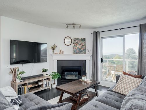 410-490 Marsett Pl, Saanich, BC, V8Z7J1 | Card Image