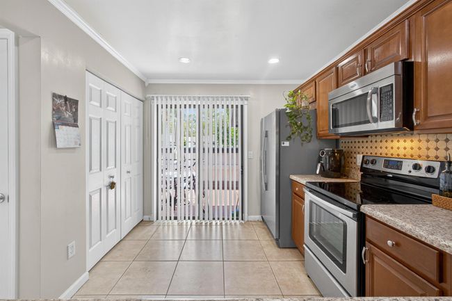 360 Quebec Ct, Condo with 3 bedrooms, 2 bathrooms and null parking in Royal Palm Beach FL | Image 18