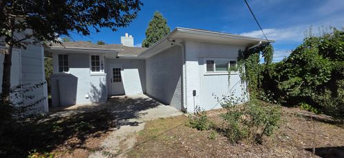 1925 E 19th St, Cheyenne, WY, 82001-4121 | Card Image