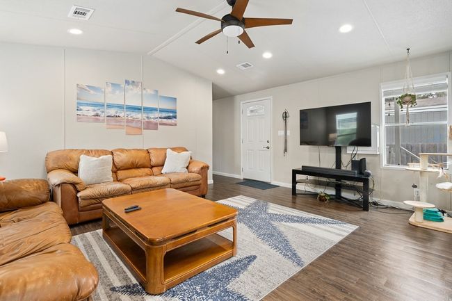 1610 Hardee St, House other with 3 bedrooms, 2 bathrooms and null parking in Rockport TX | Image 9