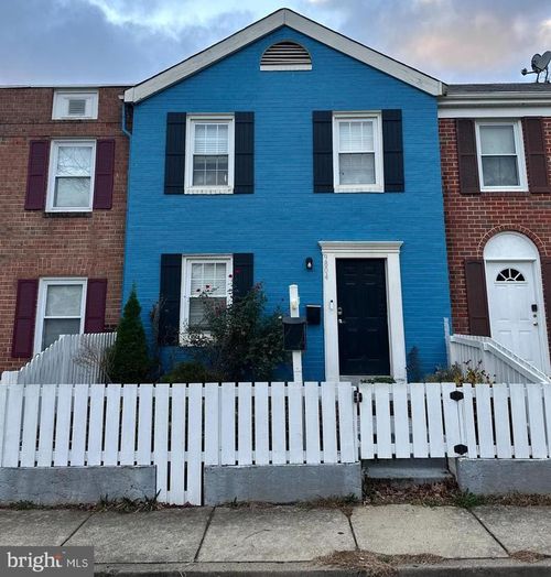 9804 Maury Ln, MANASSAS, VA, 20110-5925 | Card Image