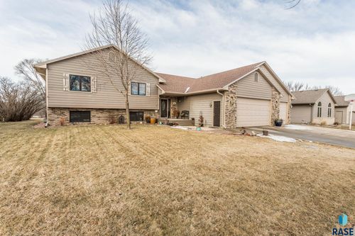 601 S Lakota Ave Avenue, Brandon, SD, 57005 | Card Image