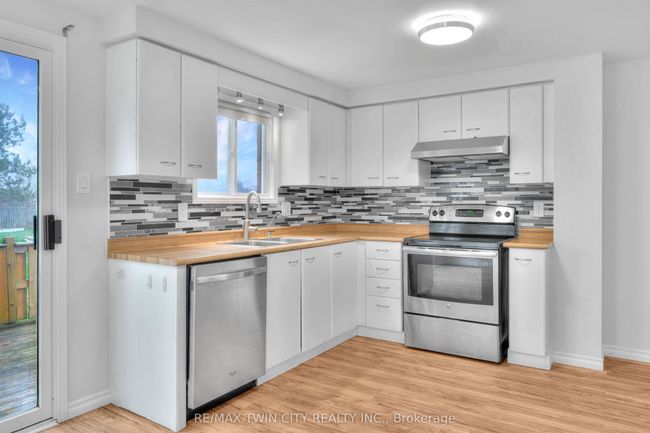 44 Cole Rd, House attached with 3 bedrooms, 2 bathrooms and 3 parking in Guelph ON | Image 15