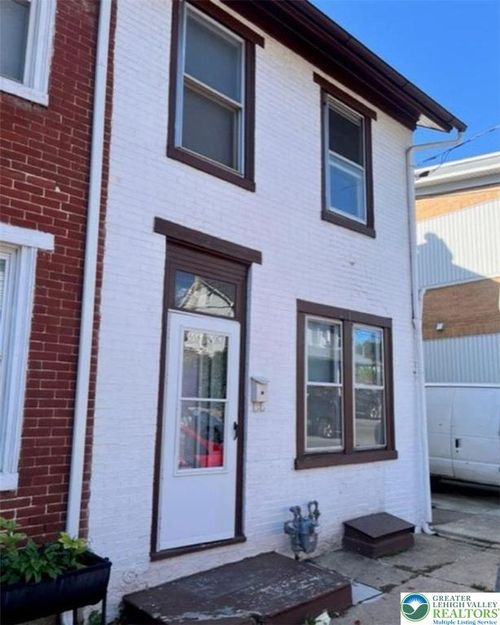 750 Front St, CATASAUQUA, PA, 18032-2309 | Card Image