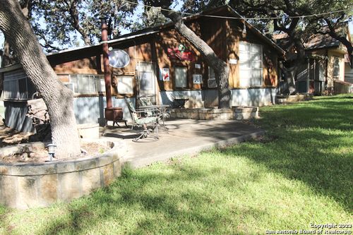 cedar-cabin-955 Faurie Rd, Lakehills, TX, 78063 | Card Image
