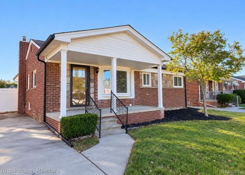 15435 Cameron St, Southgate, MI, 48195-2603 | Card Image