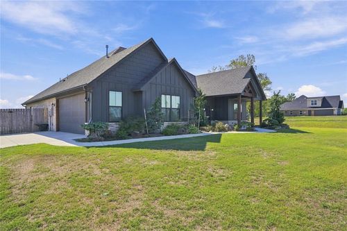 42829 Garretts Lake Rd, Shawnee, OK, 74804-9661 | Card Image