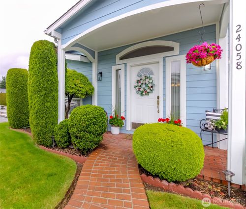 20-24058 222nd Ave Se, Maple Valley, WA, 98038-5880 | Card Image