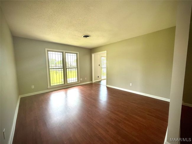 Living Room | Image 10