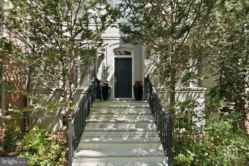 1463 Evans Farm Dr, MCLEAN, VA, 22101-5654 | Card Image