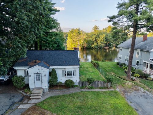 2 Colonial Rd, Lynnfield, MA, 01940-1914 | Card Image
