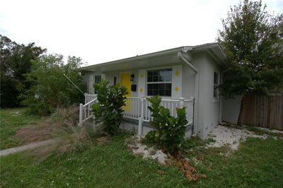 2234 36 Th Avenue N, House other with 2 bedrooms, 1 bathrooms and null parking in Saint Petersburg FL | Image 2