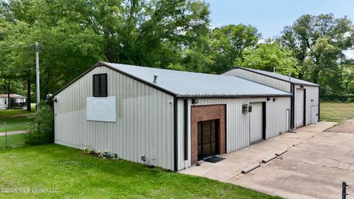 8071 N Mcraven Rd, Clinton, MS, 39056-9339 | Card Image