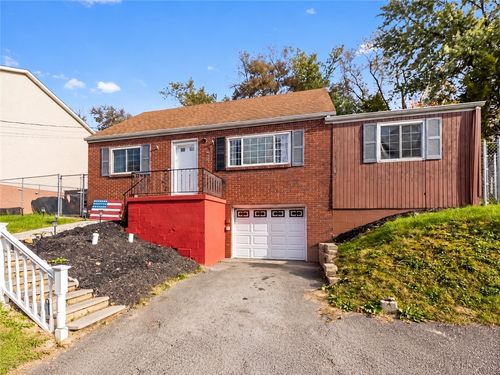 2009 Ridge Rd, Elizabeth Twp, PA, 15135-3032 | Card Image