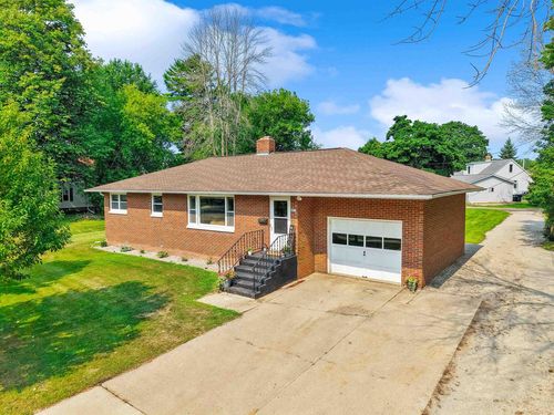 4025 N Shore Drive, Menominee, MI, 49858 | Card Image