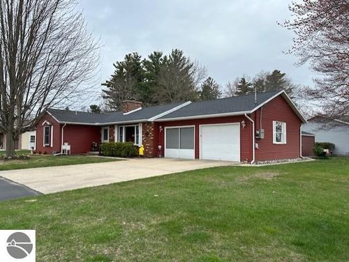 515 Huron St, East Tawas, MI, 48730-1016 | Card Image