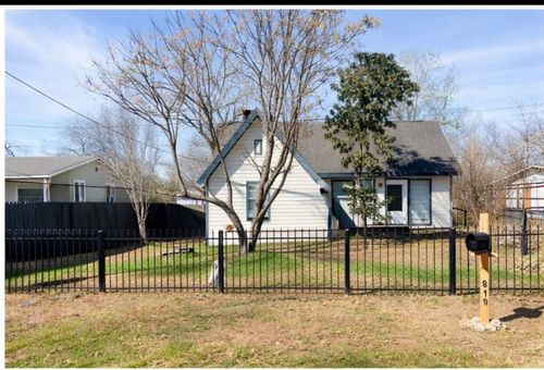 819 Sams Dr, San Antonio, TX, 78221-3632 | Card Image