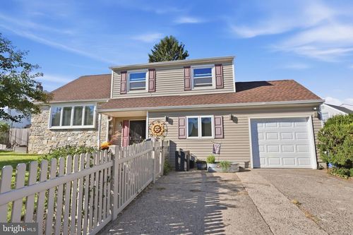 1111 Warwick St, PHILADELPHIA, PA, 19116-1321 | Card Image