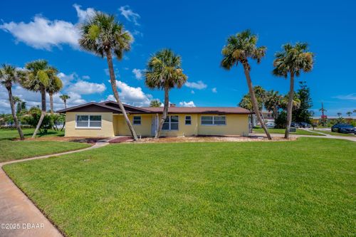 15 Aqua Vista Dr, Ormond Beach, FL, 32176-3108 | Card Image