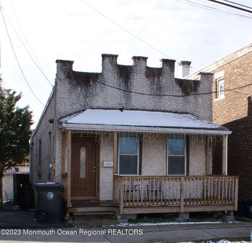 391 Grove Street, Perth Amboy City, NJ, 08861 | Card Image