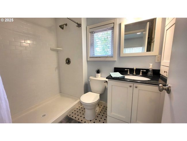 1400 W 40 Th Ave, House other with 3 bedrooms, 2 bathrooms and 1 parking in Eugene OR | Image 33