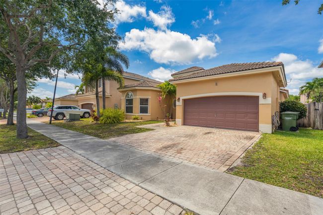 2015 Se 18 Th Ct, House other with 4 bedrooms, 3 bathrooms and null parking in Homestead FL | Image 5
