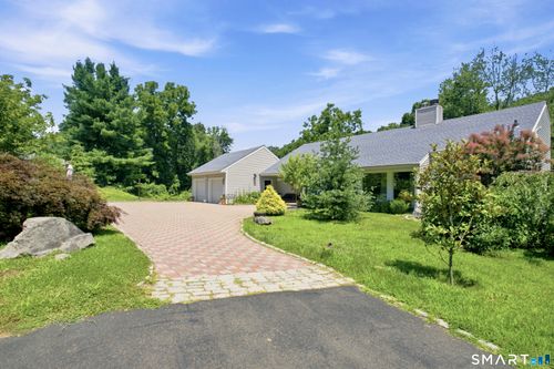 71 Blackberry Dr, Stamford, CT, 06903-1208 | Card Image