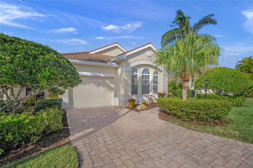 82-7704 32nd Street E, Sarasota, FL, 34243 | Card Image