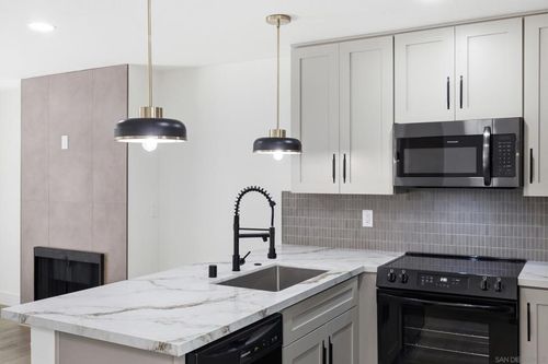 5-2260 Worden St, San Diego, CA, 92107-2420 | Card Image