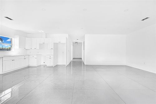 7990 Nw 8th Ave, Miami, FL, 33150 | Card Image