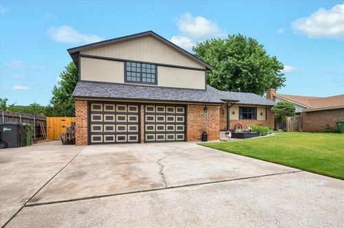 1017 Linn Lane, Yukon, OK, 73099 | Card Image
