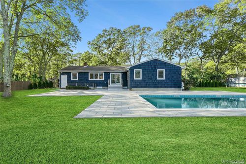43 Homewood Dr, Hampton Bays, NY, 11946-3730 | Card Image