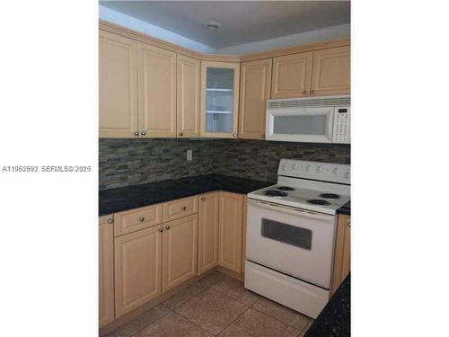 f220-7732 Camino Real, Miami, FL, 33143-7159 | Card Image