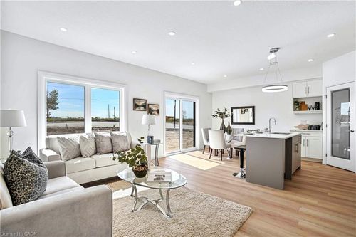 2572 Constance Ave, London, ON, N6M0G6 | Card Image