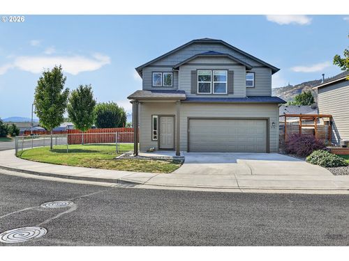 952 Heritage Loop, The Dalles, OR, 97058-6700 | Card Image
