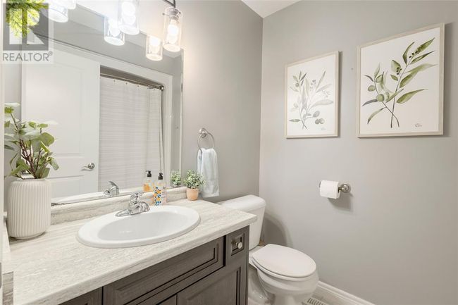4052 Applewood Dr, House other with 5 bedrooms, 3 bathrooms and null parking in Petrolia ON | Image 27