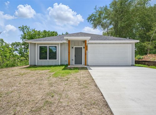 720 W Parnell St, Denison, TX, 75020-2013 | Card Image