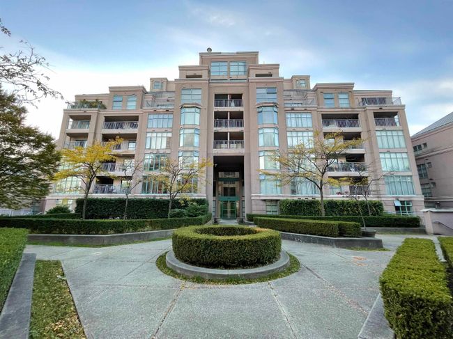 104 - 2468 E Broadway, Condo with 2 bedrooms, 2 bathrooms and 2 parking in Vancouver BC | Image 1