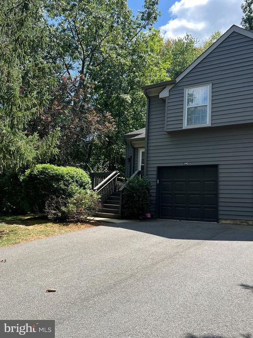 19 Evert Ct, Princeton, NJ, 08540-1763 | Card Image