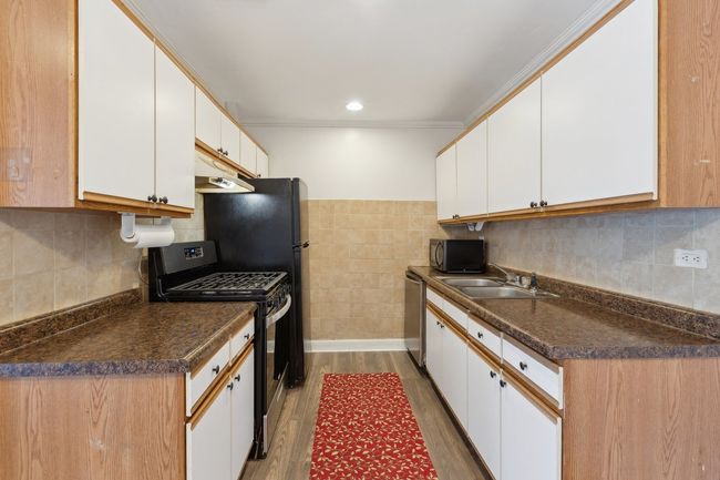 APT-309 - 10037 S Walnut Ter, Home with 2 bedrooms, 1 bathrooms and 2 parking in Palos Hills IL | Image 8