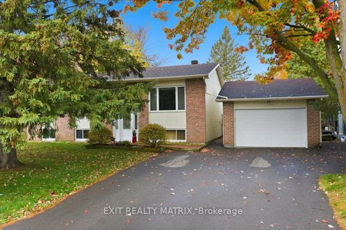 39 George St, Russell, ON, K4R1C2 | Card Image