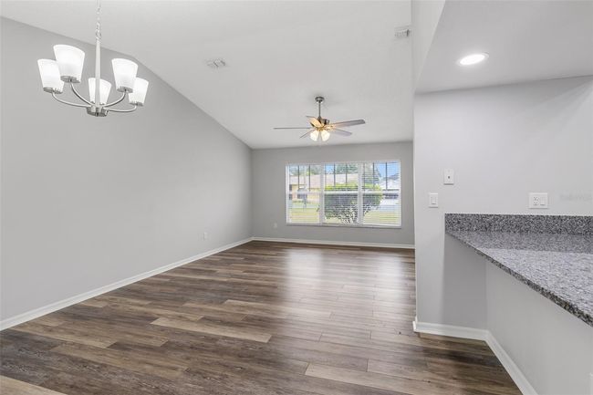 Living / Dining Room | Image 9