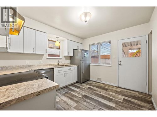 4644 Union St, Burnaby, BC, V5C2Y3 | Card Image