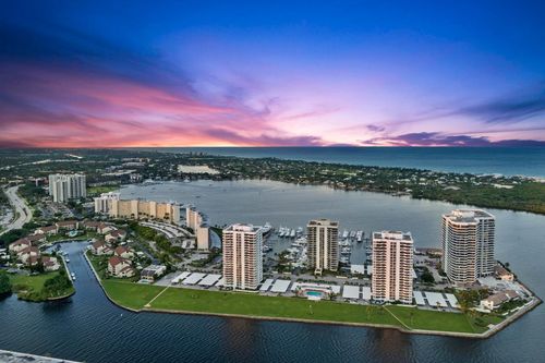 ph-22-130 Lakeshore Dr, North Palm Beach, FL, 33408-3619 | Card Image