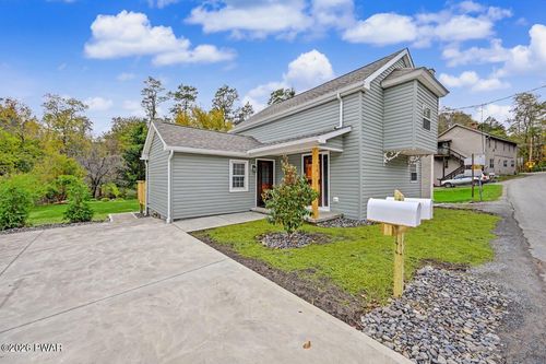 10 Pond Road, Moscow, PA, 18444 | Card Image