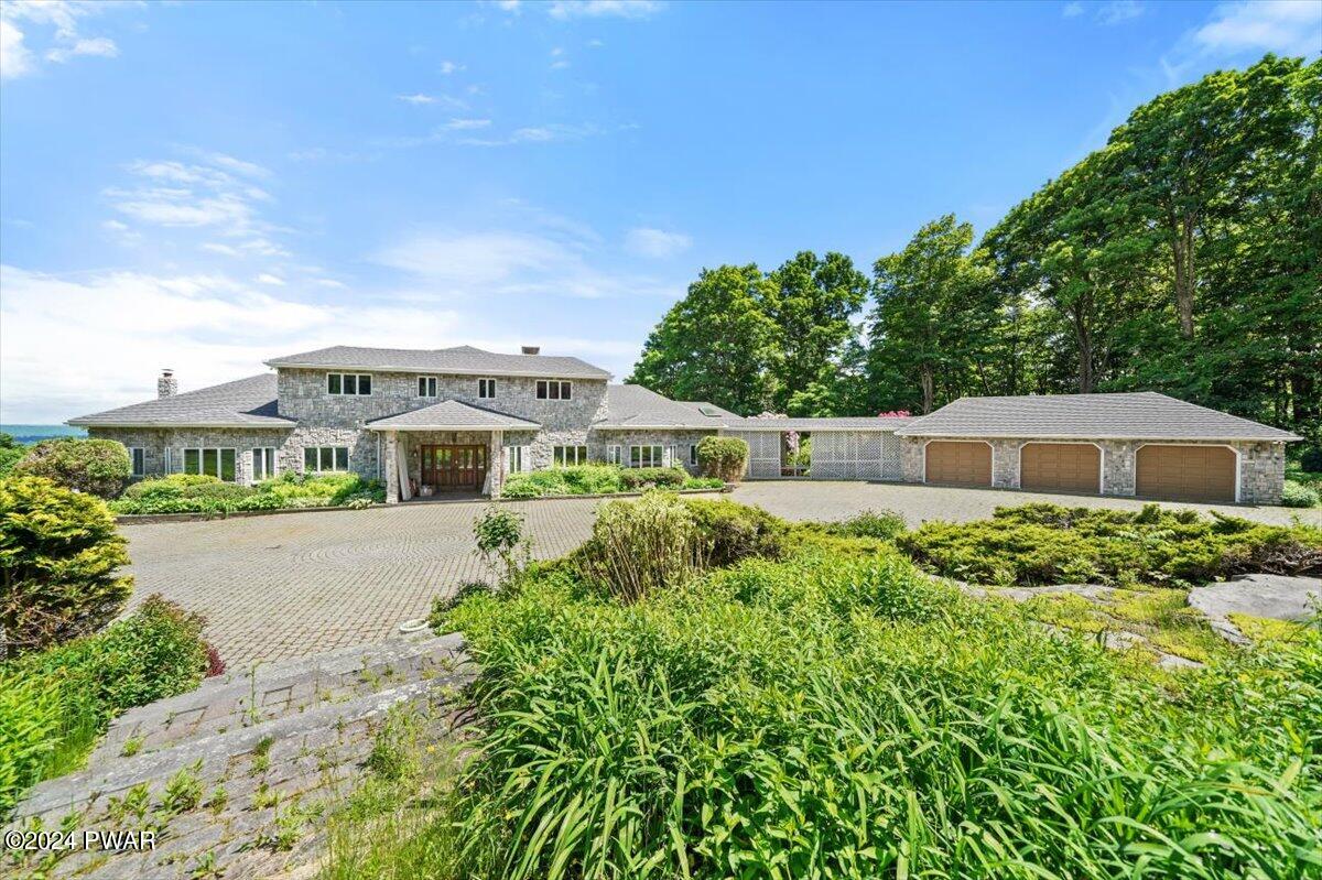 Crestmont Dr, Newfoundland, PA 18445