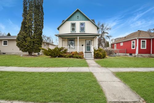 451 16th Ave S, Fargo, ND, 58103-4329 | Card Image